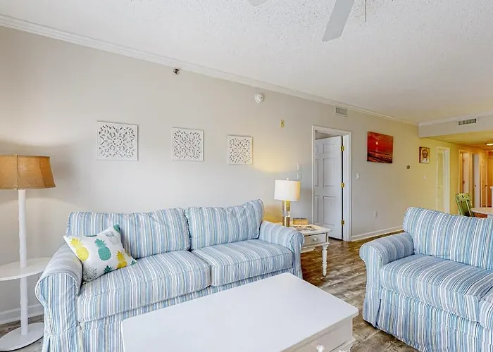 Holiday home Newly Updated Steps From The With Balcony Shared Rooftop Pool *