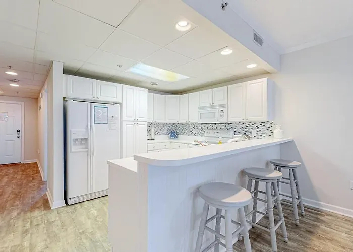 Newly Updated Steps From The With Balcony Shared Rooftop Pool * Ocean City