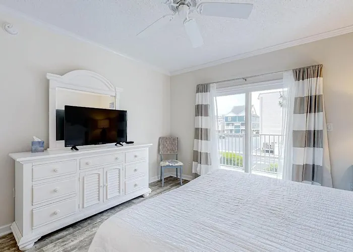 Newly Updated Steps From The With Balcony Shared Rooftop Pool *